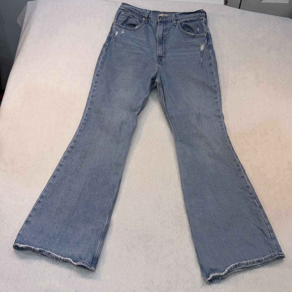 Levis 70's High Flare Big E  Distressed Blue Light Wash Size 30x32‎ Jeans Casual